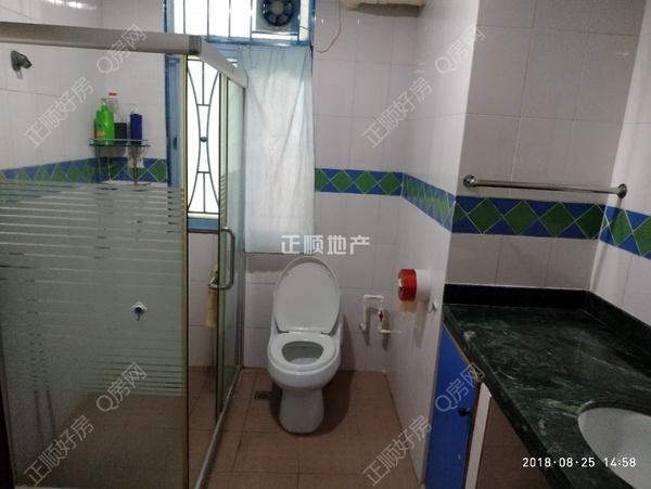 主卧内的卫生间