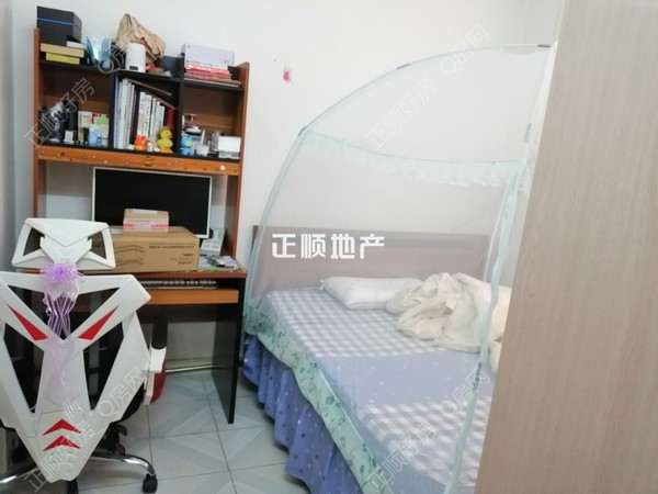 次卧