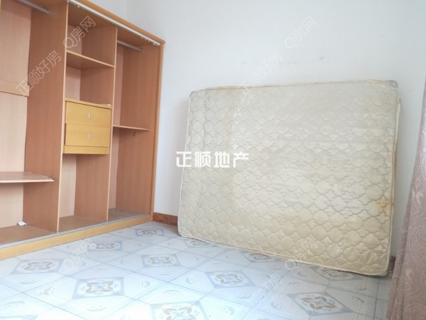 次卧