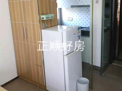 2066476415.jpg