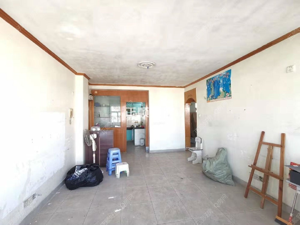 前山麒麟花园楼梯3房诚心出租1700元