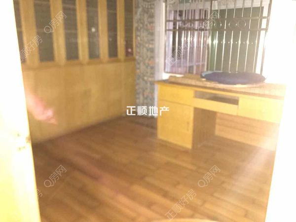 次卧