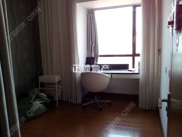 s13AC29C101844D40AB76E61FB78DE36E.jpg