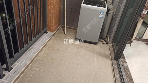 sCFB58C47A1FD4197A400D57DB8F480DD.jpg