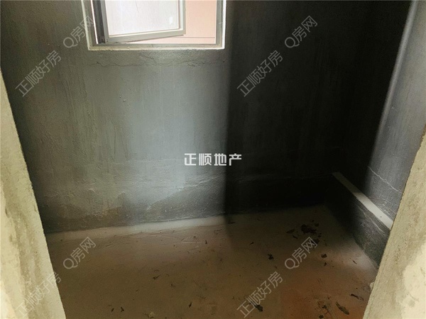 s87E1645521E8459BB5C976E1680FE93C.jpg