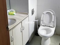 s70DE999F6FDB4F3ABDBA371589E780D8.jpg