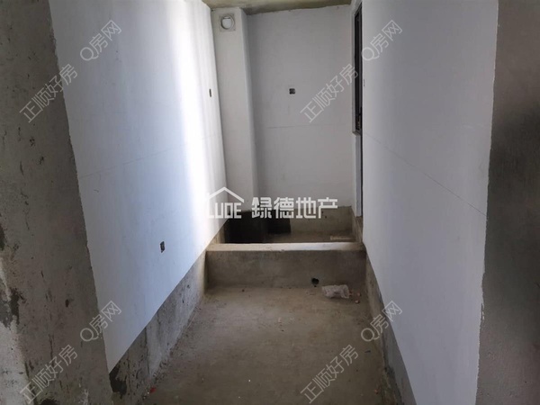 s82AF9859E8444FE9BBAAC6B68BA06CB7.jpg
