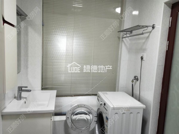 sD5F8A3222B524EA09407FA56CDD83036.jpg