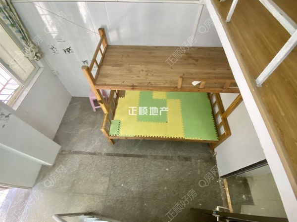 5号房客厅