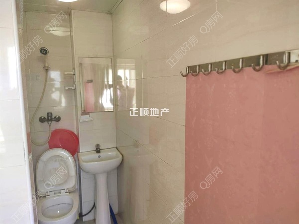 sF95DC36E0C894D5AB7C0CA1F18C4F8C0.jpg