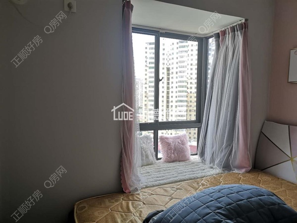 s26168BDA2A5F4A30801027D9313D04AD.jpg