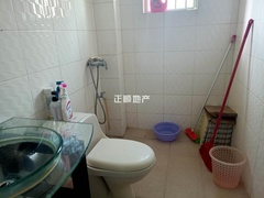 sDBD30F3A6E664CE9BCCA4D1FF5F43D4F.jpg