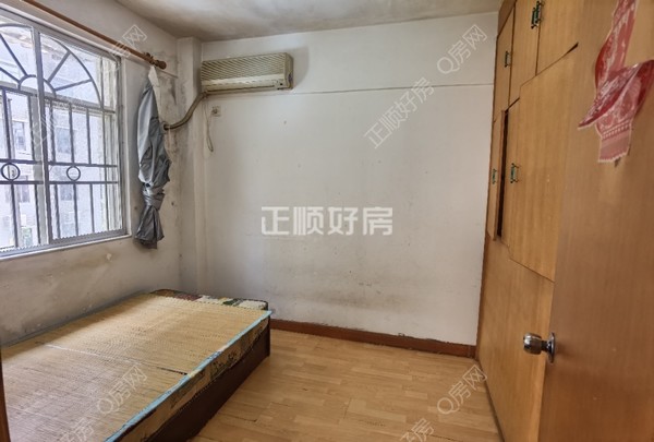 次卧