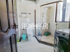 二层儿童房卫生间