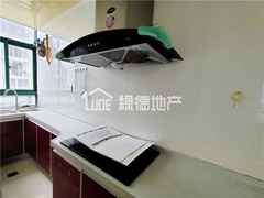 sE0128FB21D624A1A8E61264DD272B1D1.jpg