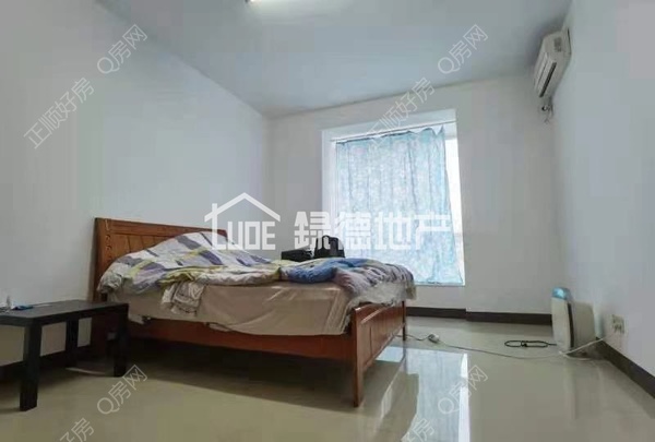 s0E606B577E0E454E8CAC1014A710F852.jpg