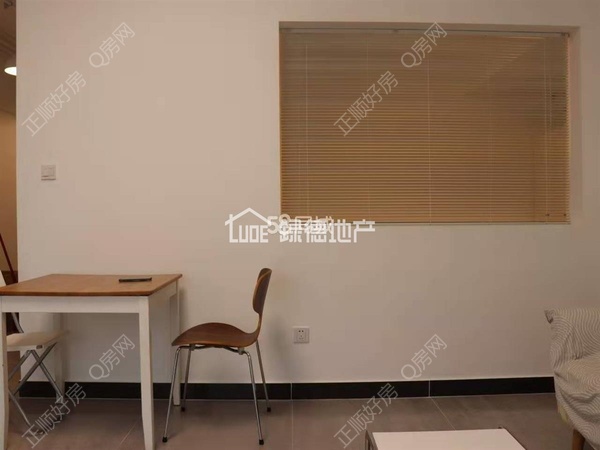 s561FC89CDF814D23AD13AC71C587570A.jpg