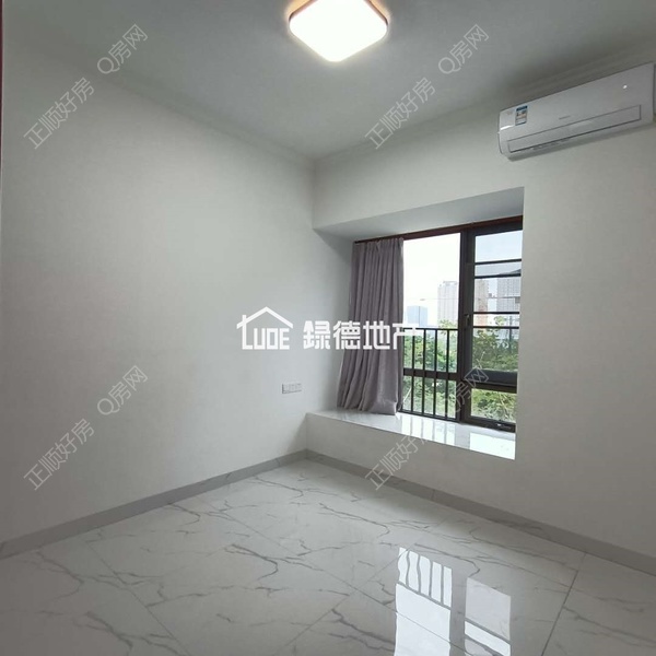 s7698FCDF37FB416986AD70CE7048AA1C.jpg