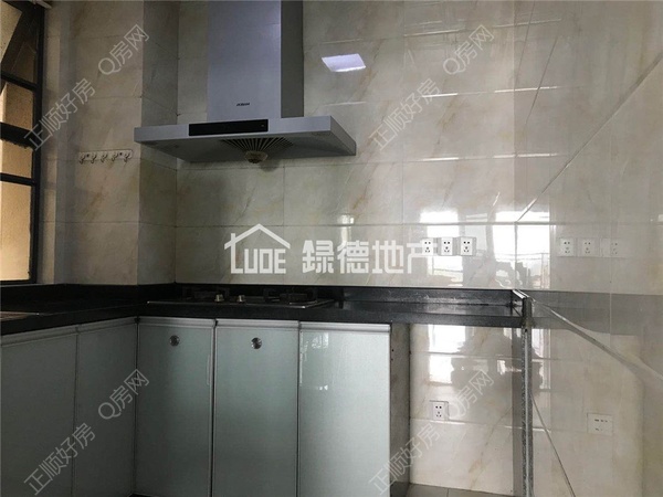 s9E9032A8160C43EC8962A6CF9D8545A4.jpg