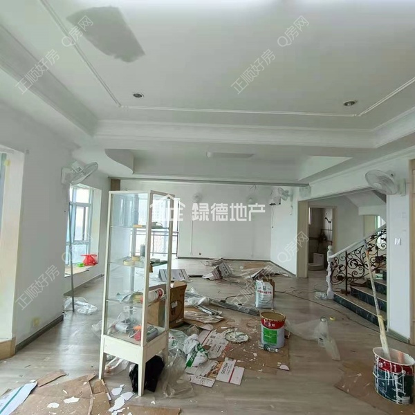 sB3243A0438724CFFA9D7CE7BF64FFA1E.jpg