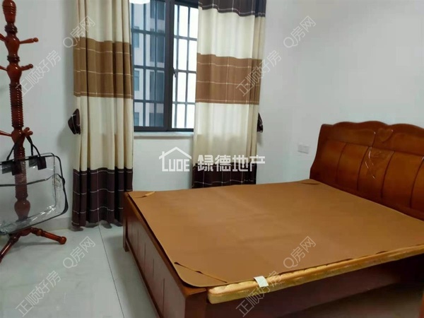 s1674F5C5F5DE4BD68921291E8C4B3640.jpg