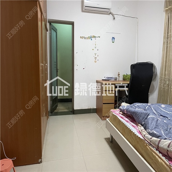 s424BFCC1591D436581C3090EDF65D6F6.jpg