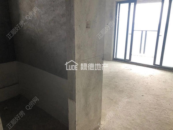 s585E3E15E4854B519C97BAD5FEDD4699.jpg