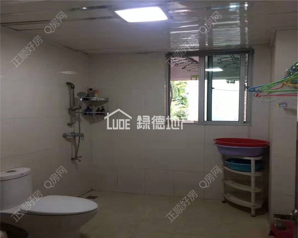 sB522E315D141477C89AAFD3FCD45CC5A.jpg