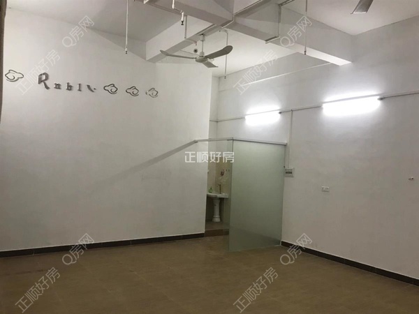 sE135971D52FB4C0E93A66874E138E0CC.jpg