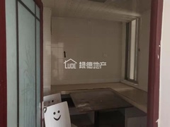 sC1DDC96547734F2CA15DEEB3E5A18DA1.jpg