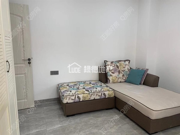sDEDE1CFA426C408CA4B26EDDC65BE6DF.jpg