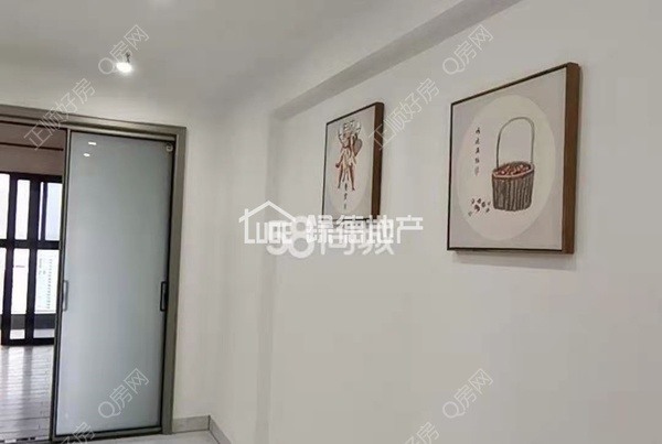 sE937AC5428F84C68B42D1DA620C800A8.jpg