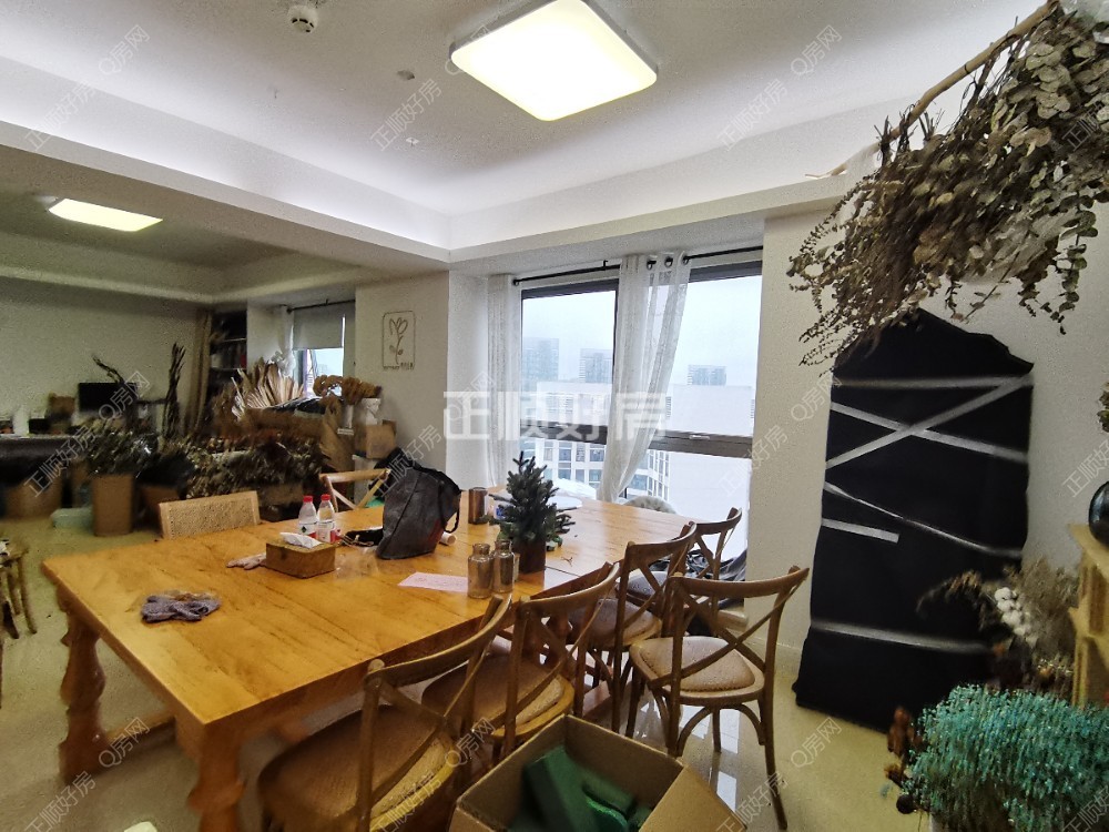 天朗海峰 超高层 78.36平 精装修 各付各税