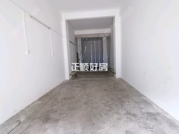 锦绣柠溪商铺 单价便宜 地段好租金5500每月，年回报率3.6，很不错的理财产品61.081室0厅1卫37556474