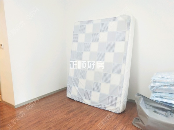 次卧