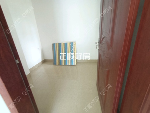 次卧