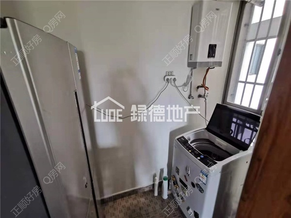s138B2EBA6BC2490A9CA425D462F1BD8F.jpg