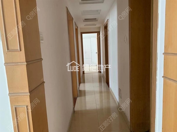 s379C706AD8E54F0B9ECB13FD700E82E8.jpg