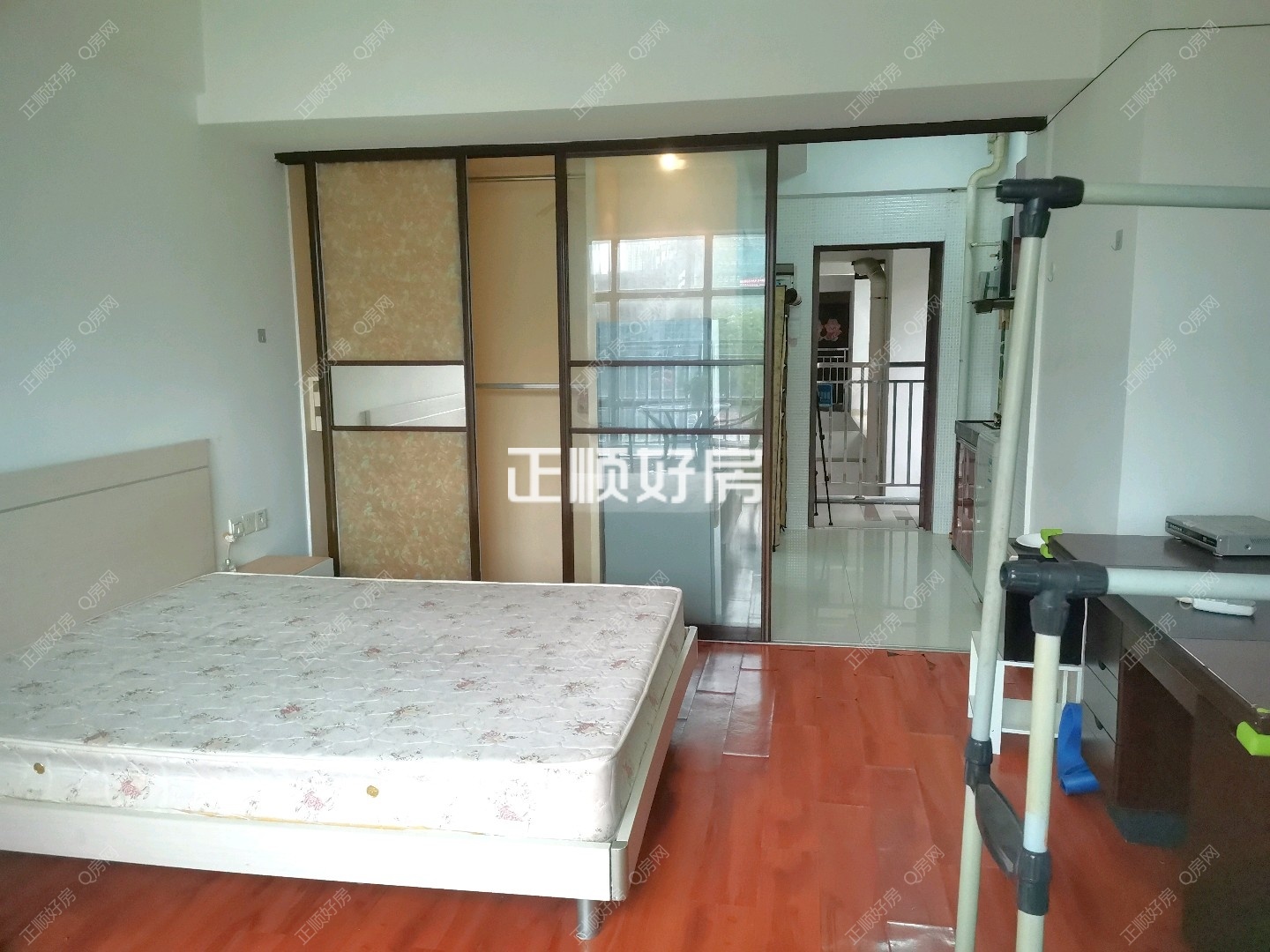 吉大中电大厦旁嘉年华国际公寓精装南向