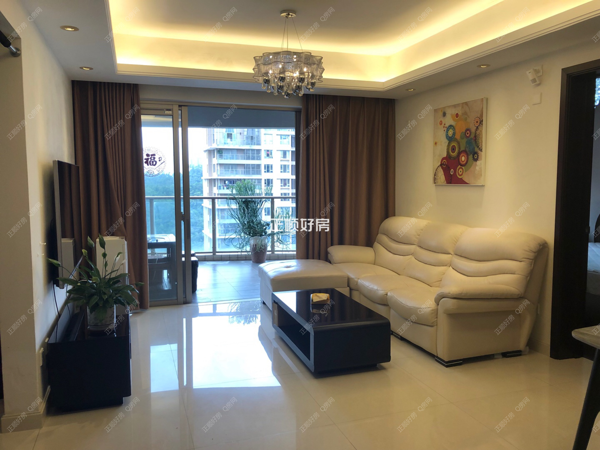 吉大拱北交界，格力广场，电梯高层南向89平方大阳台的2房