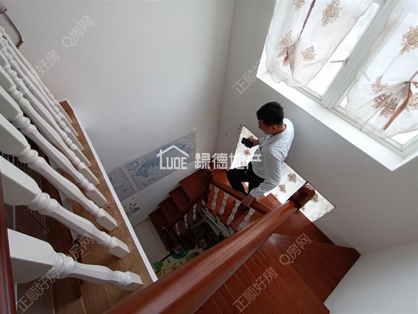 sD48B885A6C24495A87FD608485FCF1D1.jpg