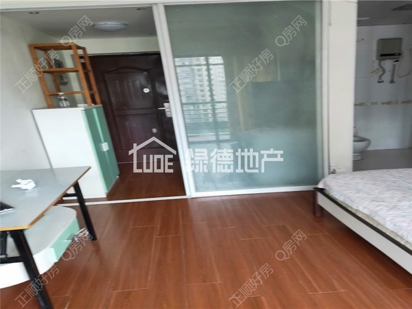 sDE5EE365B90F4D759E82C64D427F4B42.jpg