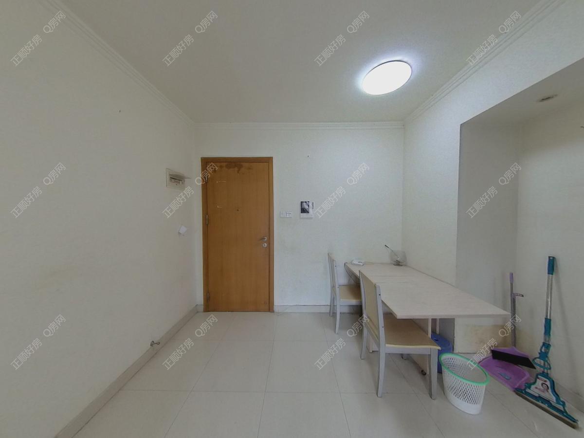 珠海中联国际客厅照片_前山中联国际2房2厅1卫，家私家电齐全，月租只要2800元