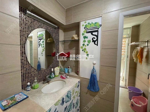 s616AB7BDD76346EEBAB1DC99DE4539FA.jpg