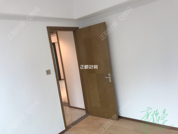 次卧