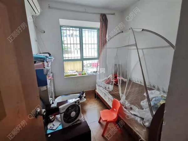 两房次卧