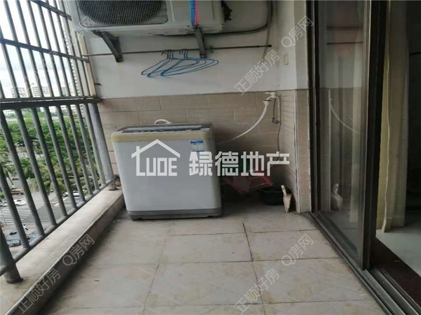 sDED563AE308441BA975500DA4910EB56.jpg