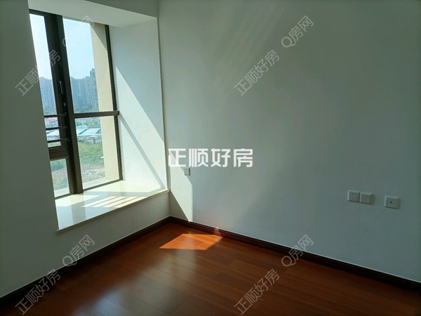 次卧
