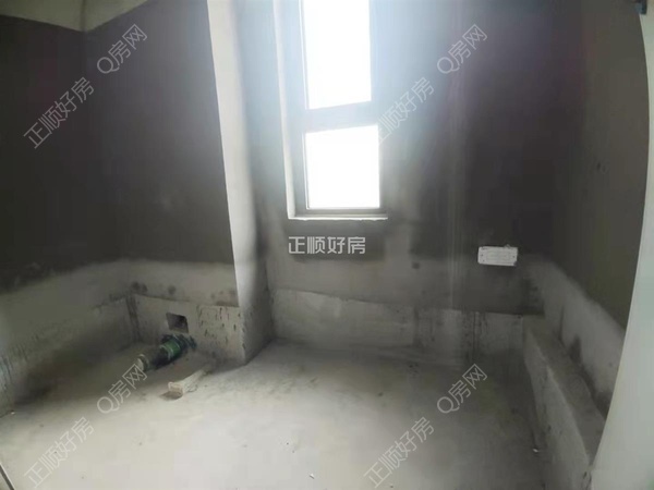 s153B83C1072A4FA3850073F7FD762DDE.jpg