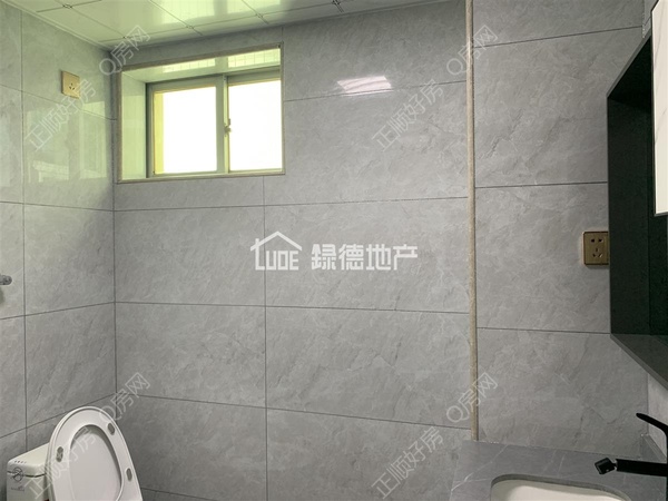 sDFC3631A9B7E4AE0B8A30530734996F1.jpeg